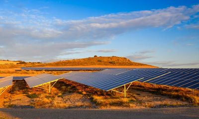 Australian renewable energy struggles to hit grid with one solar farm wasting half its yearly output