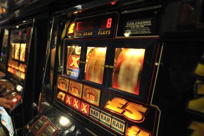 Link between gambling behaviour and suicide risk in young adults – study