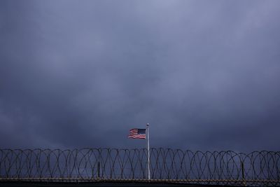 U.S. transfers two Guantanamo Bay detainees to Pakistan