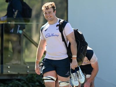 Eddie Jones in Townsville dash with Reds on Super trial