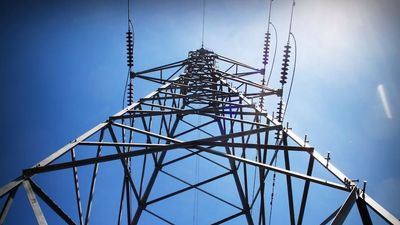 Victorian government to pay landowners for hosting power infrastructure