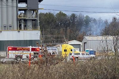 Conspiracy theorists try to link Little Rock plane crash to Ohio chemical disaster