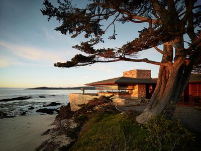 ‘Delicate as the seashore’: rare Frank Lloyd Wright home sells for $22m