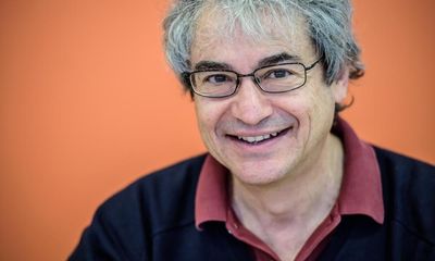 Carlo Rovelli: ‘I tried to read Anna Karenina to my girlfriend before bed’