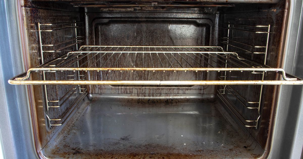 Woman gets 'disgusting' oven sparkling clean again…
