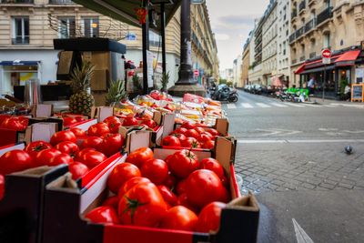 Eurostar offers passengers tips on where to buy tomatoes in Paris