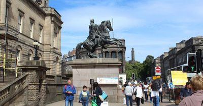 The Edinburgh statue that's defiantly 'hogged' the pavement for 170 years