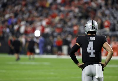 Report: Derek Carr seeking $35M or more per year in free agent contract