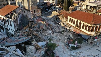 Türkiye and Syria earthquake death toll passes 50,000, as 18,000 war refugees return to Syria