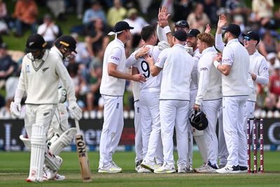 James Anderson strikes twice for England to vindicate Ben Stokes declaration