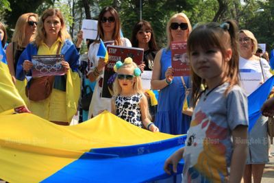 From Brussels to Bangkok, demonstrations of support for Ukraine