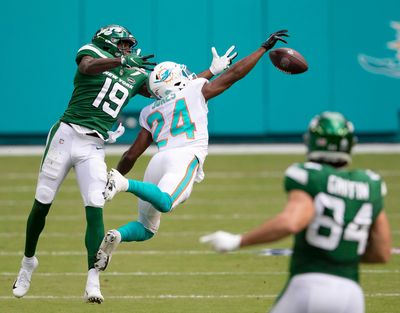 Dolphins CB Byron Jones says he can’t run or jump due to injuries