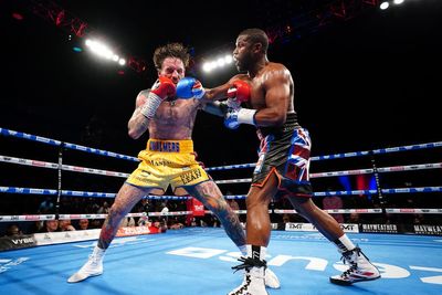 Floyd Mayweather fails to knock out Aaron Chalmers in exhibition bout