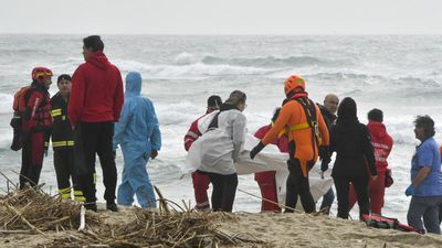 Dozens of migrants drown in boat wreck off southern Italy