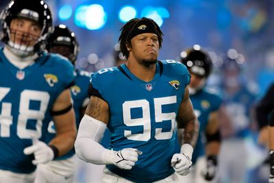 Jaguars give three-year extension to DE Roy Robertson-Harris