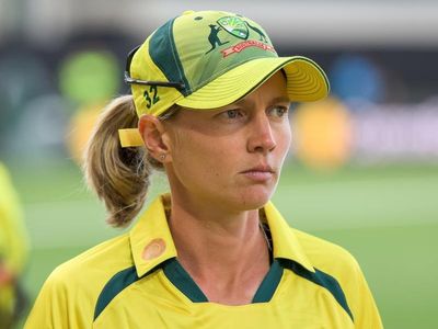 Unchanged Australia opt to bat in T20 World Cup final
