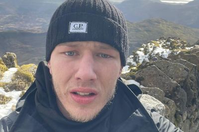 ‘It’s worth it’, says amputee who ‘crutched’ himself up Snowdon for charity