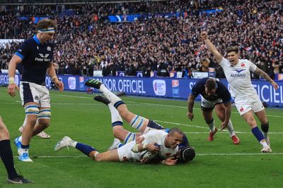 France end Scotland’s perfect Six Nations record after torrid start