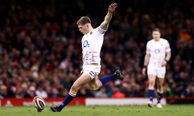 Borthwick backs ‘world-class kicker’ Farrell to recover from slump