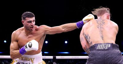 Tommy Fury beats Jake Paul despite being knocked down by YouTuber