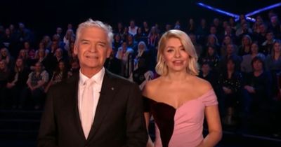 ITV Dancing on Ice host Holly Willoughby calls for medic as star suffers horror injury