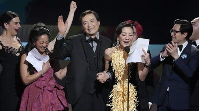 ‘Everything Everywhere’ Dominates SAG Awards, Setting Stage for Oscars