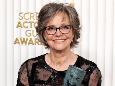 Sally Field shares heartbreak over Robin Williams: ‘He should be growing old like me’