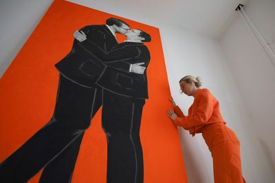 Artist gets threats over painting of Kosovo, Serbian leaders kissing
