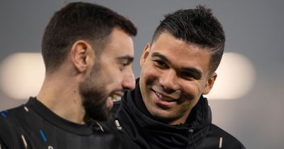 What Casemiro did to Fernandes after Carabao Cup win that sends Man Utd title warning to Arsenal