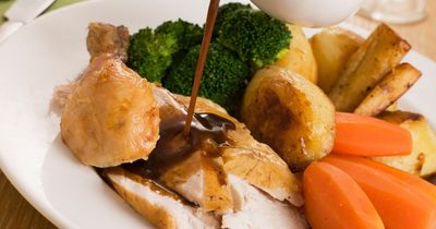 Tesco chef explains how to cook Sunday roast dinner without using an oven to save on energy costs