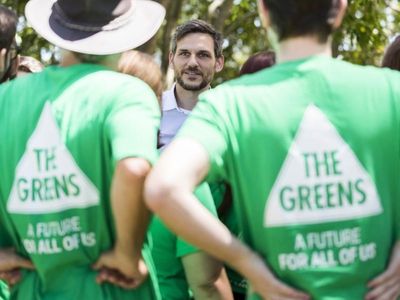 Qld Greens push plans to end fossil fuel industry