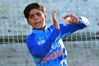 Golden wicket: Labourer's daughter, 15, scores India cricket payday