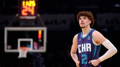 Hornets’ LaMelo Ball Suffers Ankle Fracture After Non-Contact Fall