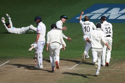 New Zealand beat England by one run in second-Test thriller