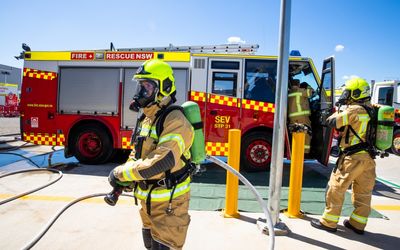 Chemical plant fire sparks major incident in Sydney