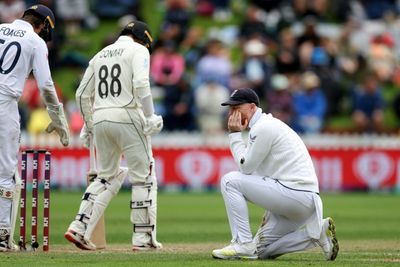 Stokes determined to shrug off 'frustrating' knee issue for Ashes