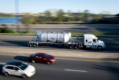 Truckers collide with EPA over big-rig emission standards - Roll Call