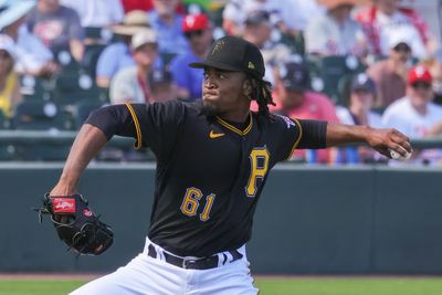 Pirates and Orioles played a sandlot-style inning of baseball after the umpires left the field