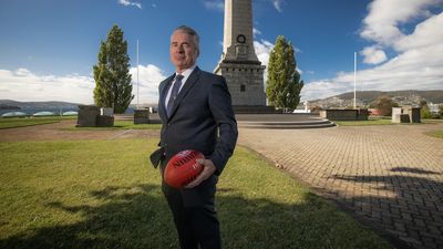 AFL stadium at Macquarie Point unanimously opposed by RSL Tasmania amid fears it would 'overshadow' cenotaph