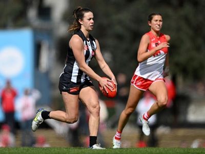Swans recruit Chloe Molloy in new AFLW feathers