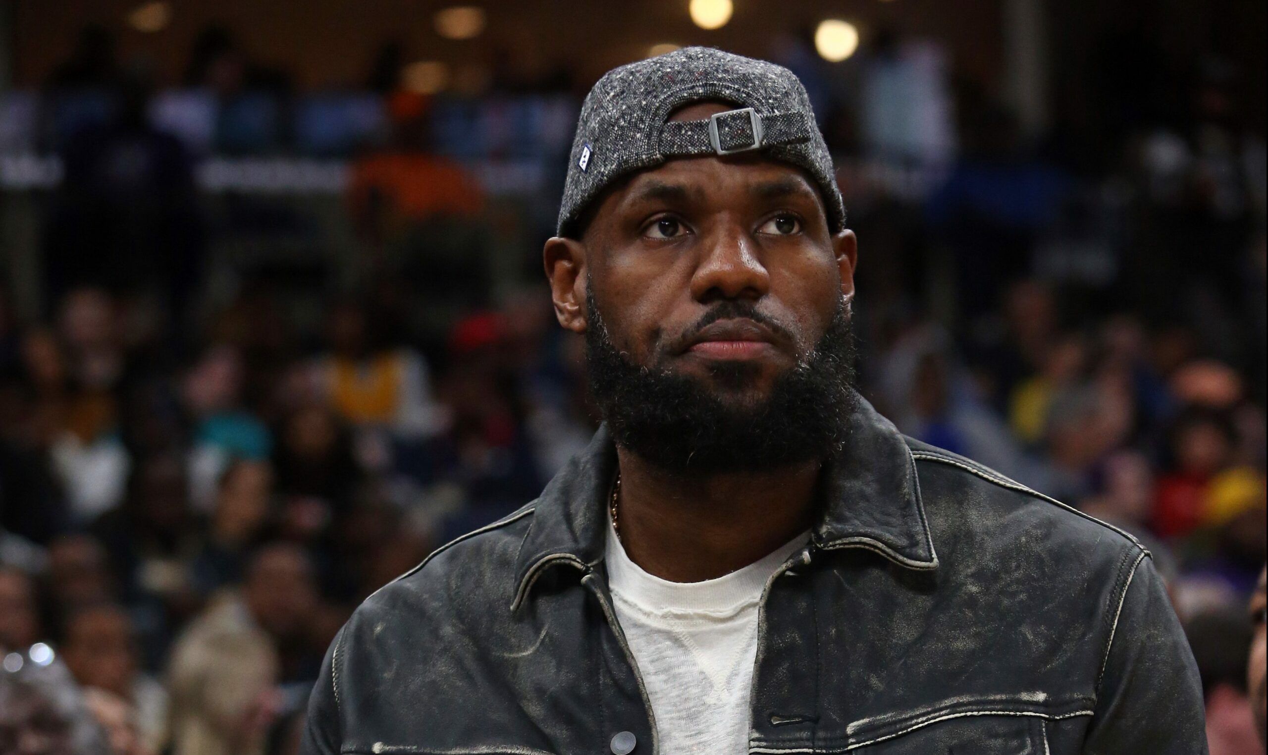 LeBron James reportedly first suffered right foot…