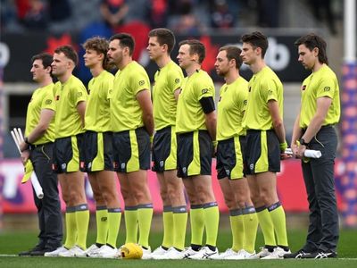 AFL goes from three to four field umpires in 2023