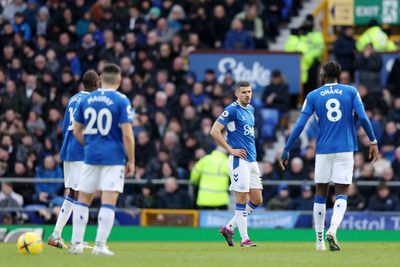 Sean Dyche must learn a new trick to solve an old Everton problem
