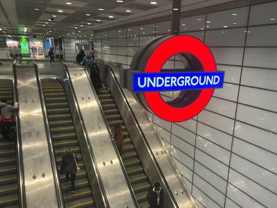 Tube strike: RMT union joins Aslef in 15 March London Underground walk-out
