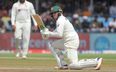 Australia fights back to dominate day 1 of third Test in India