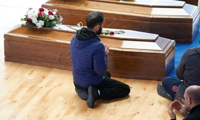 Relatives of shipwreck victims travel to Italy to pay their respects