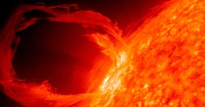 Mysterious 'heartbeat' solar flare coming from thousands of miles above the sun's surface