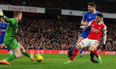 Martinelli hits double as Arsenal thrash Everton to go five points clear at the top