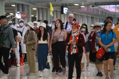 Higher airfares hobble Chinese market revival