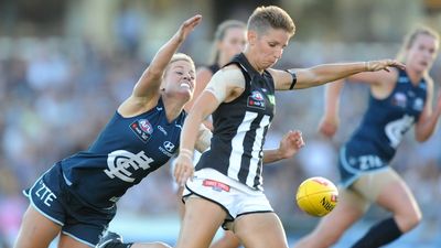 Former Collingwood AFLW player Emma Grant lodges court claim against Magpies over concussion duty of care